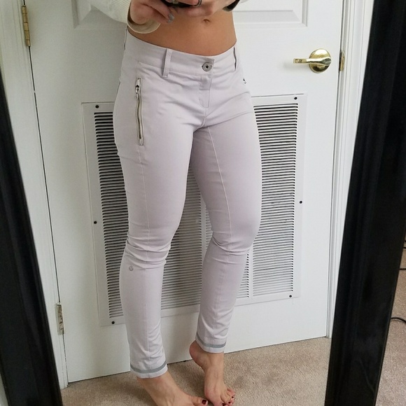 white stretch capris